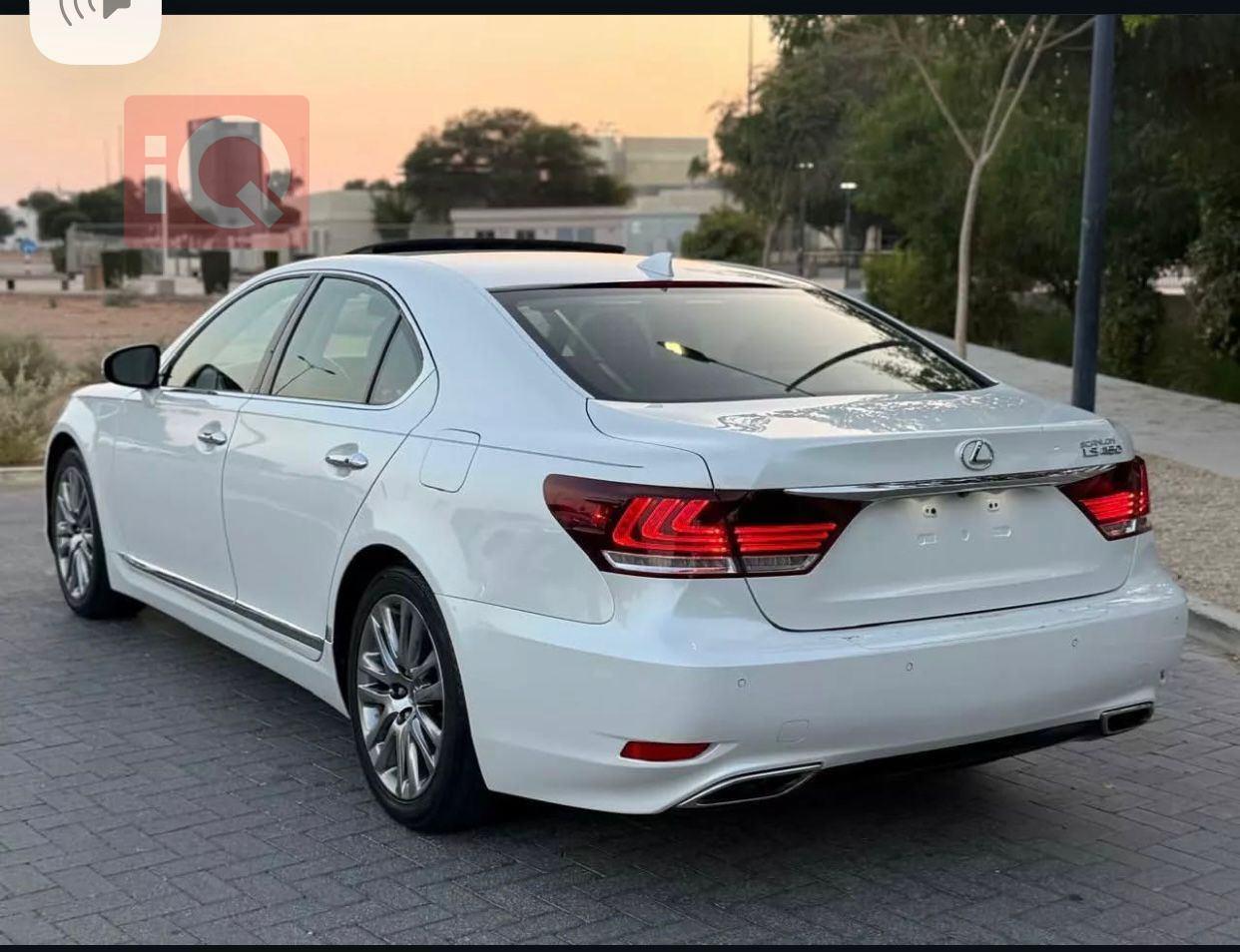 لێکزس LS